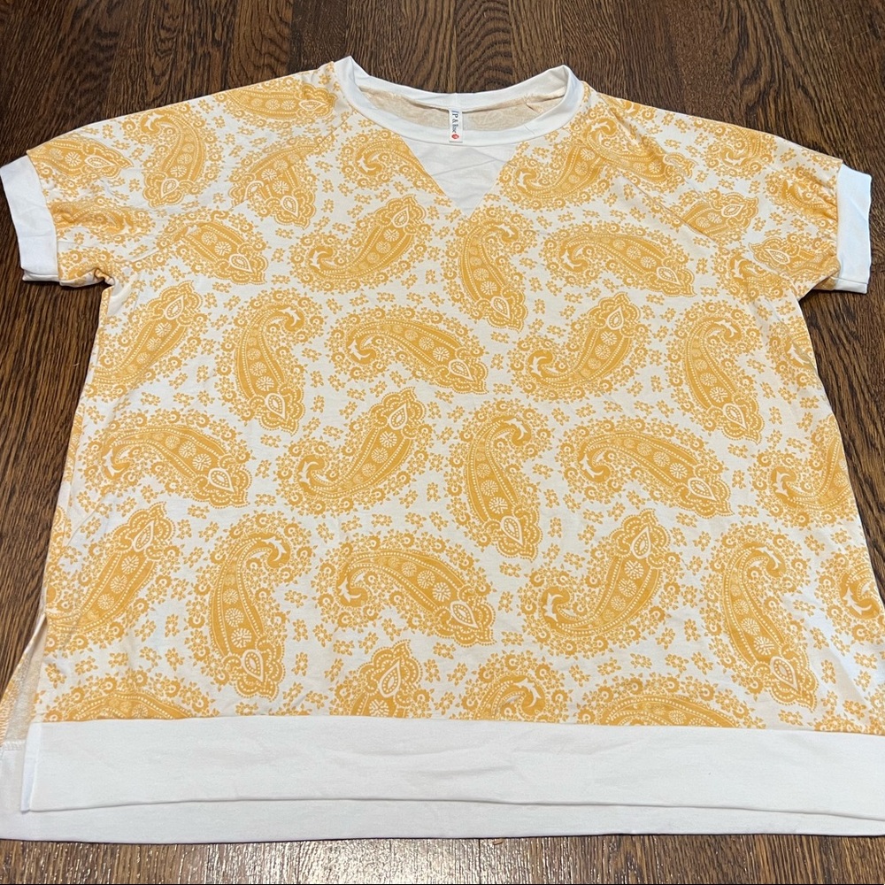 P & Rose Short Sleeve Paisley Top! Size 1XL. NEW never worn
